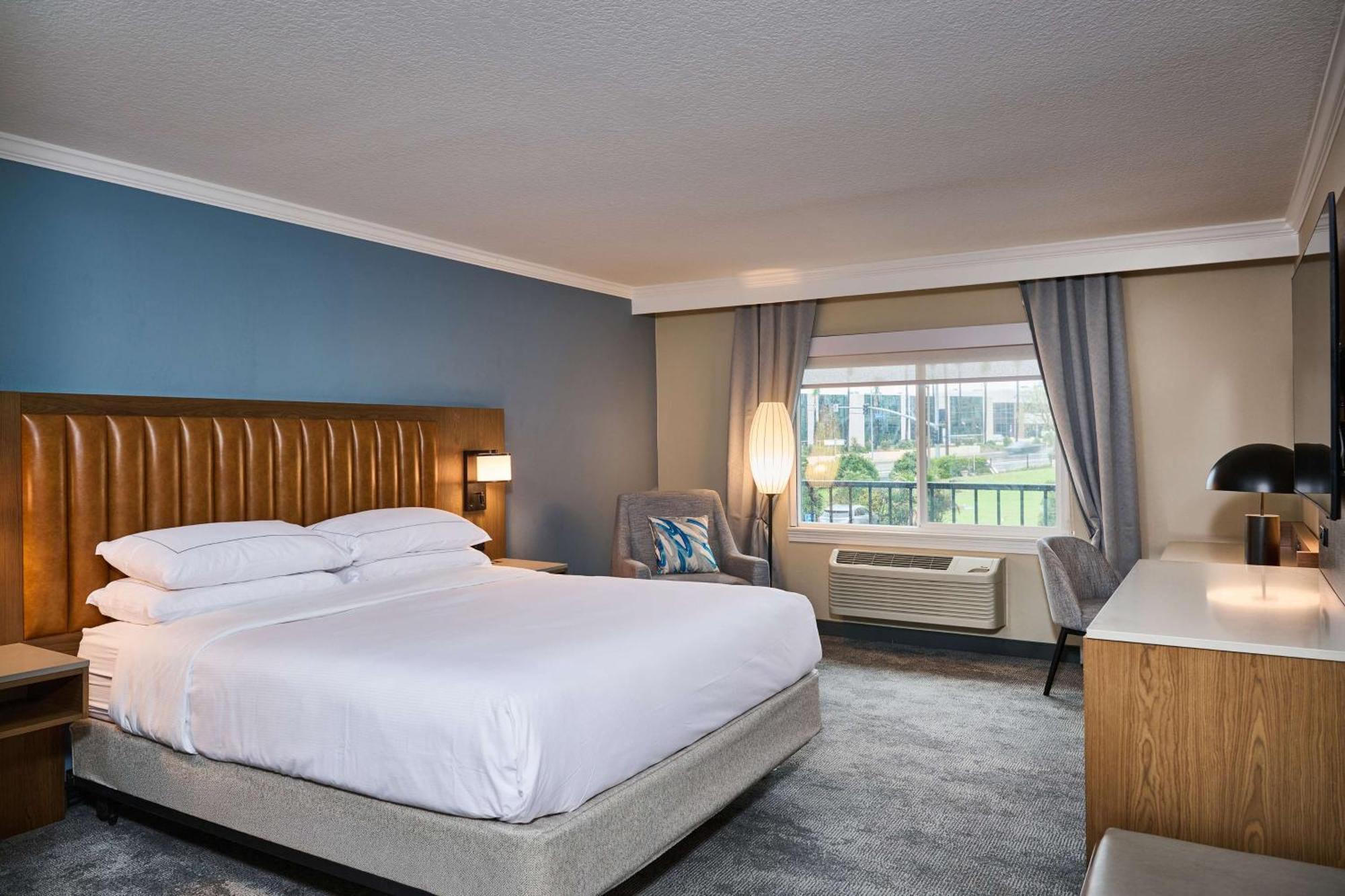 Doubletree By Hilton Chatsworth Los Angeles Bagian luar foto