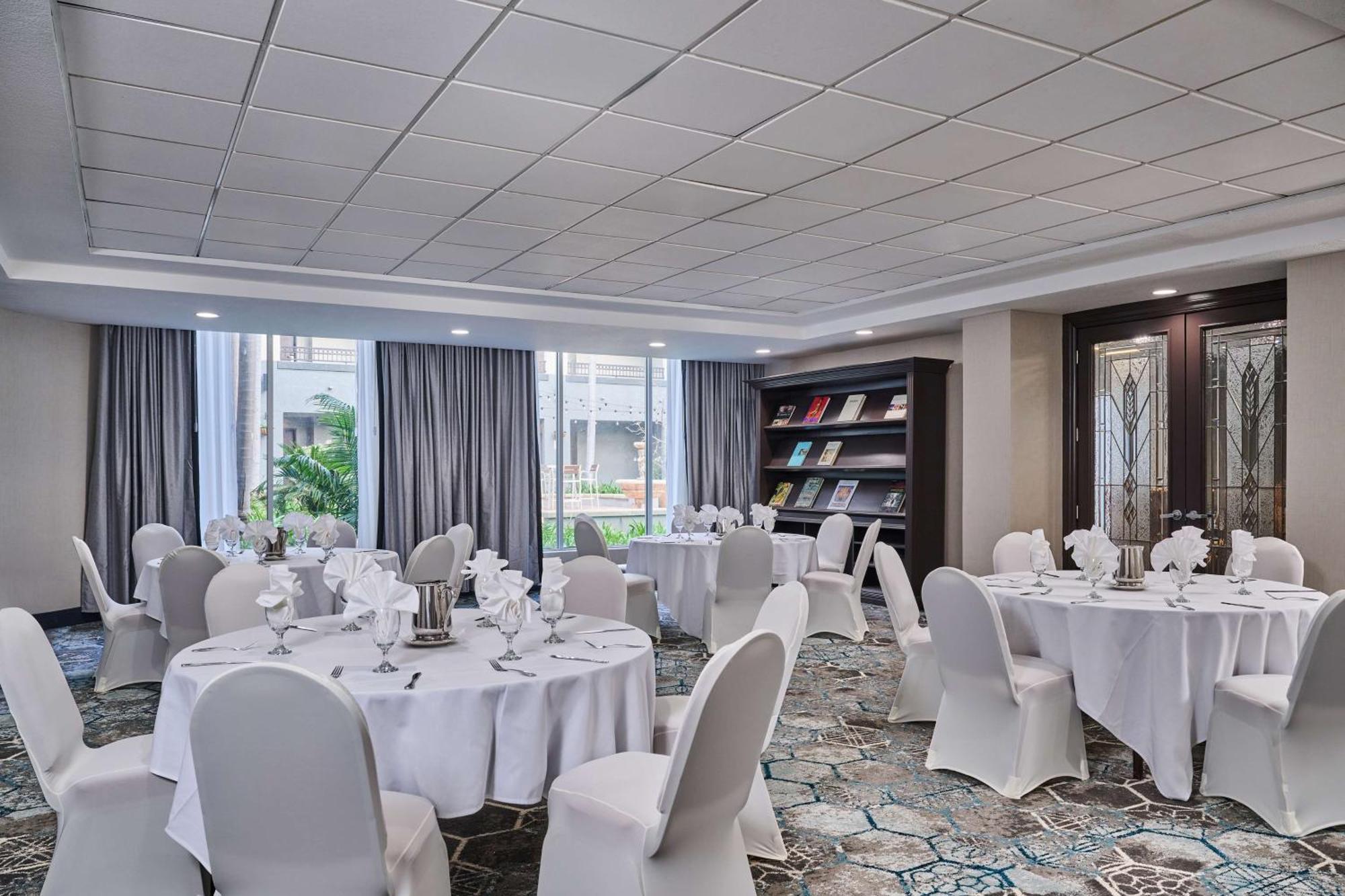 Doubletree By Hilton Chatsworth Los Angeles Bagian luar foto