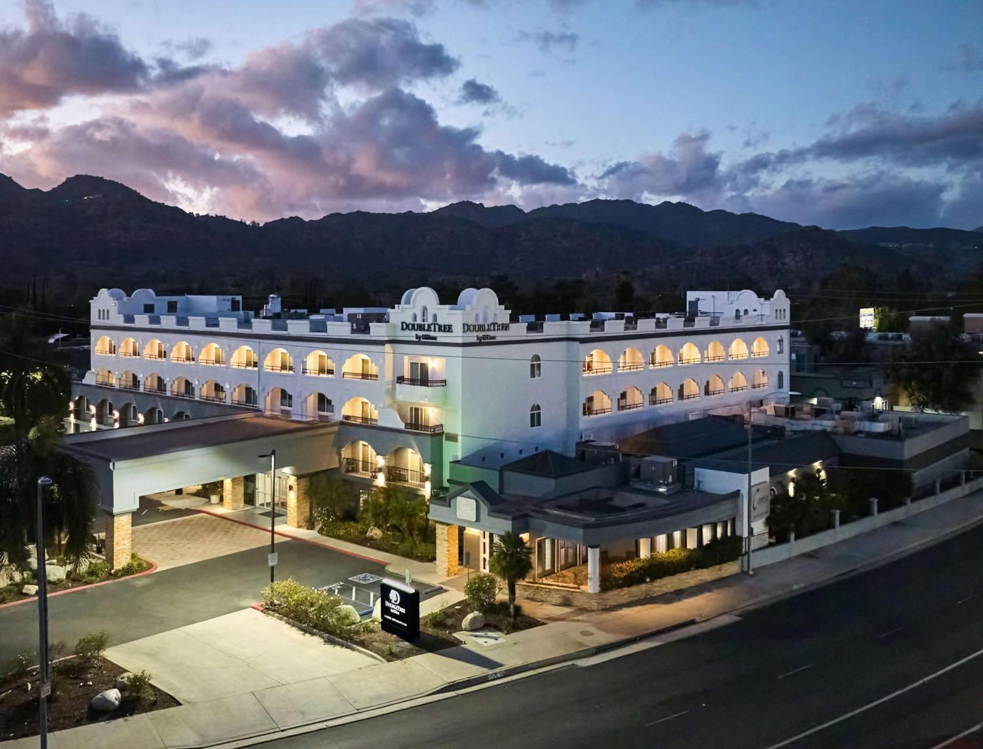Doubletree By Hilton Chatsworth Los Angeles Bagian luar foto